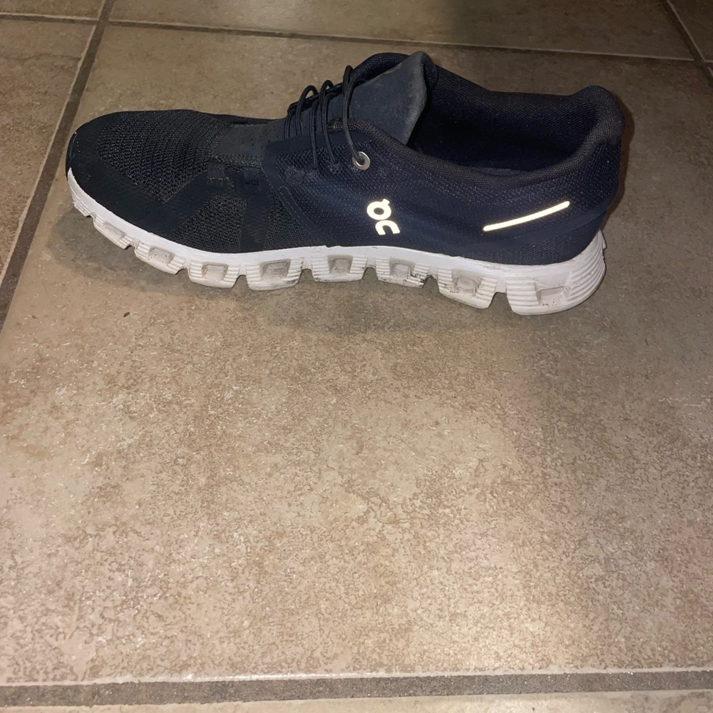 On Cloud Shoes - image 4